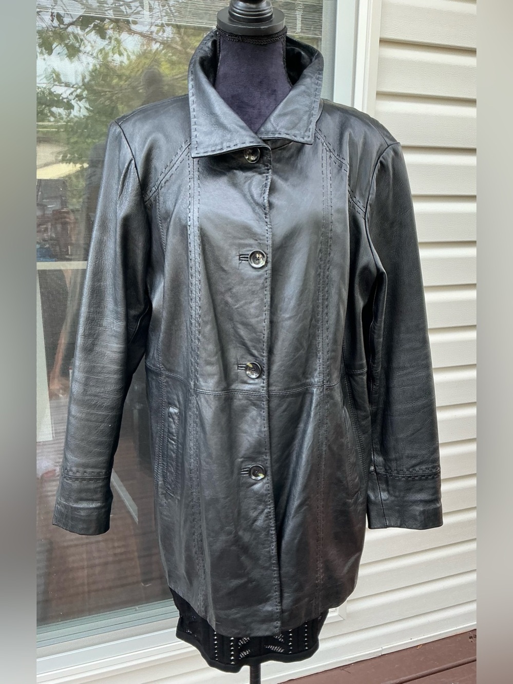Elegant genuine Leather Button-Front Women's Jacket🍃🍂🍁